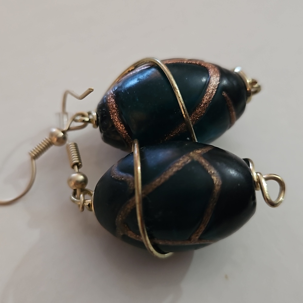 Stunning wire wrapped earrings to match necklace listed